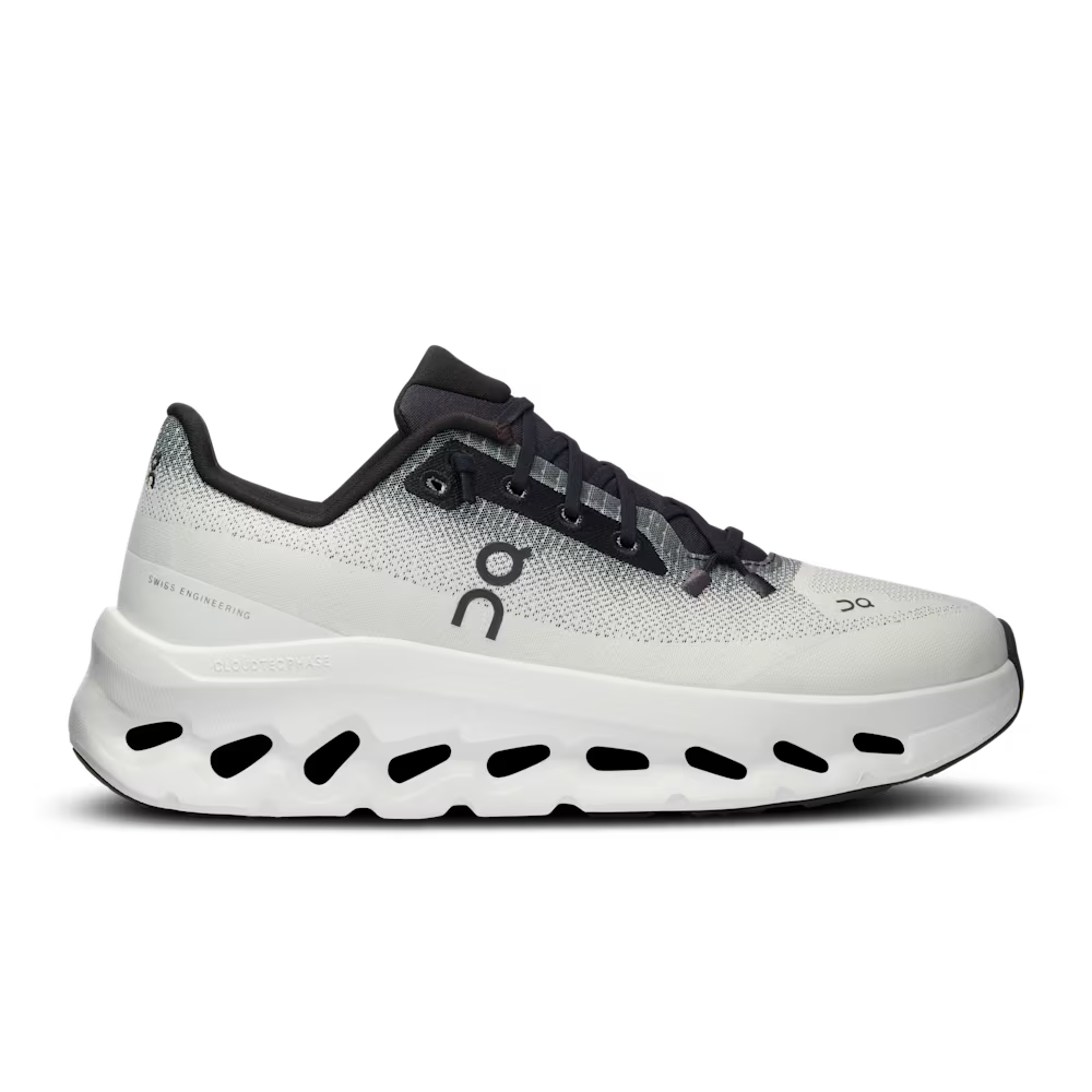 ON RUNNING- TILT BLACK WHITE